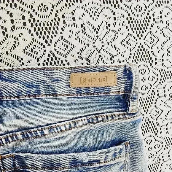 Blank NYC Button Fly Distressed Crop Women's Jeans Light wash 25 - Picture 8 of 9